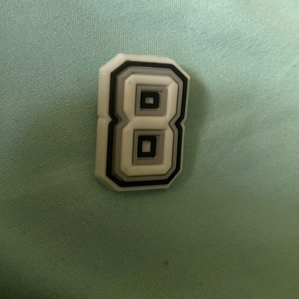 Number 8 charm